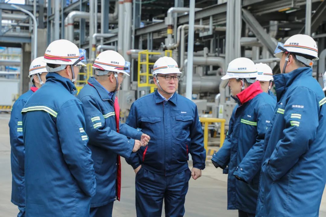 李明董(dǒng)事長帶隊開(kai)展安全檢查(chá)