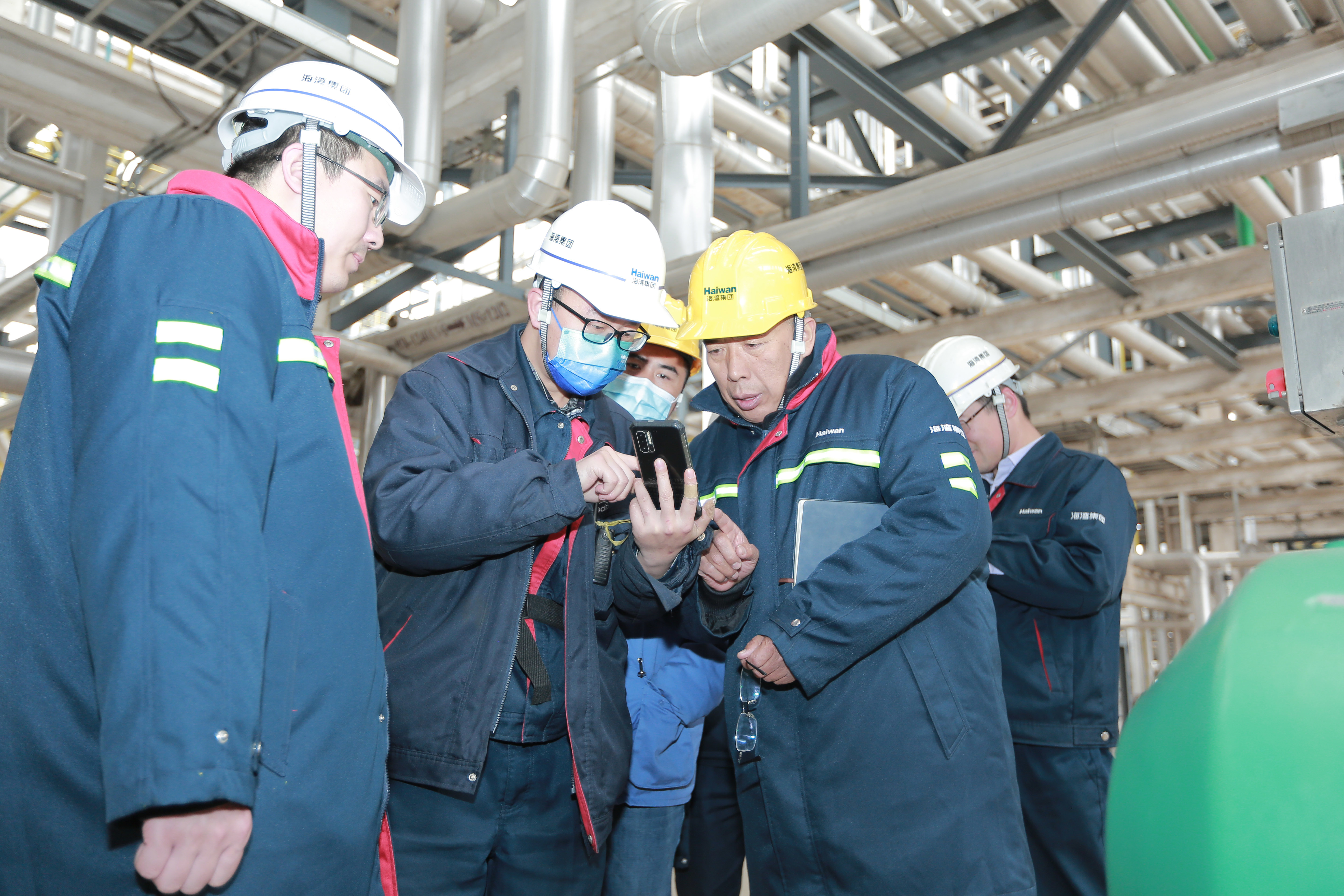 省應急廳(tīng)到海灣化(hua)學督導安(ān)全工作